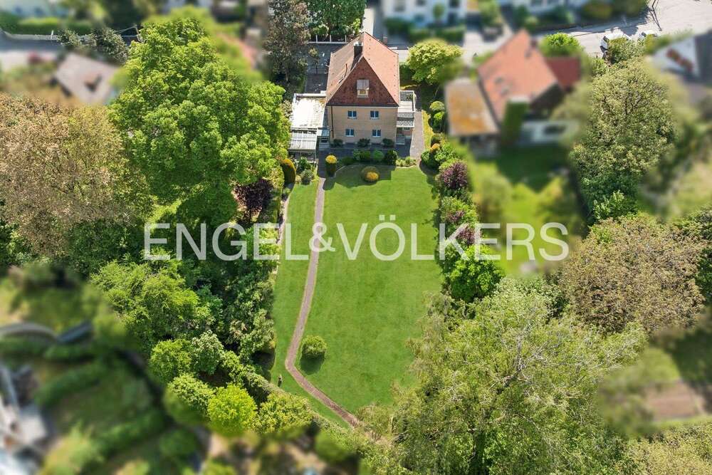 Thumbnail-Haus zum Kaufen in München 2.350.000,00 € 201 m²