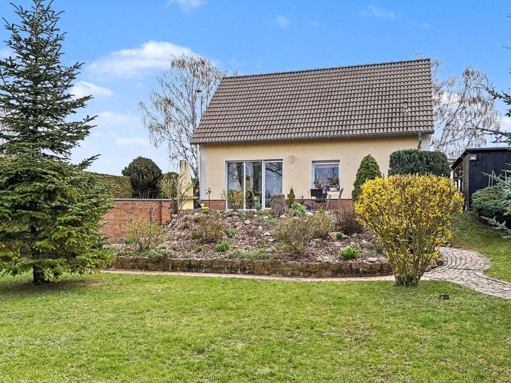 Thumbnail-Haus zum Kaufen in Bernburg 223.453,00 € 90.61 m²