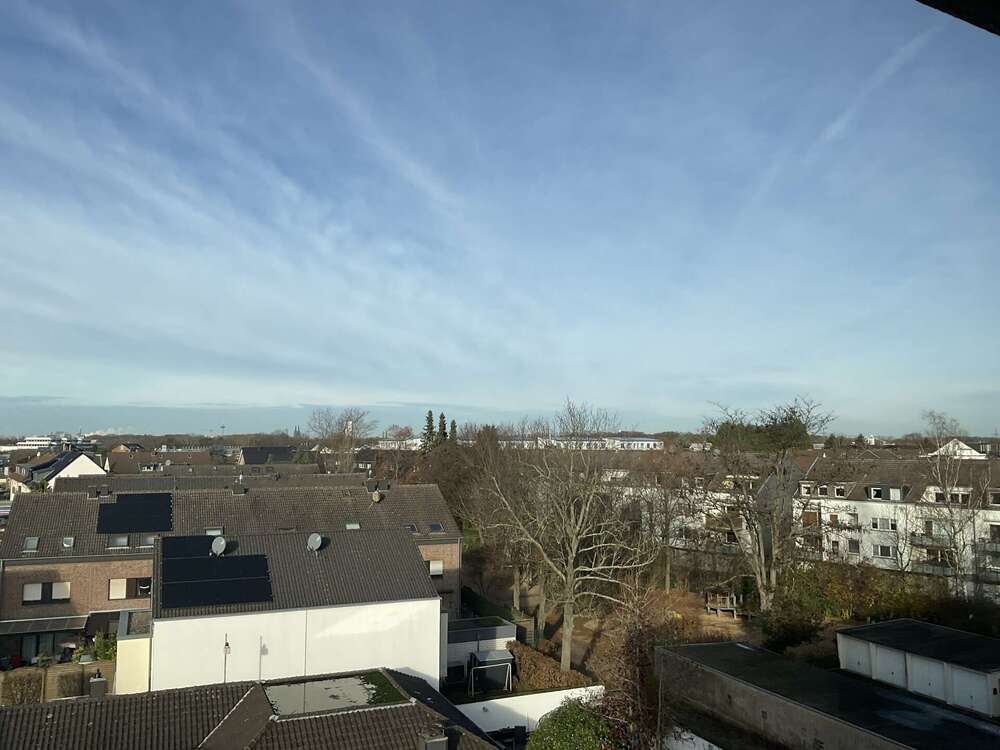 Thumbnail-Wohnung zum Kaufen in Köln Westhoven 235.000,00 € 67.58 m²