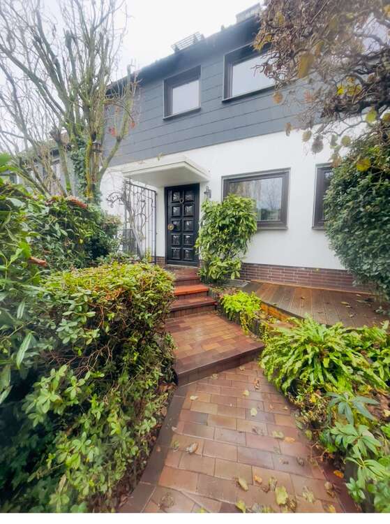 Thumbnail-Haus zum Mieten in Eschborn 2.500,00 € 120.4 m²