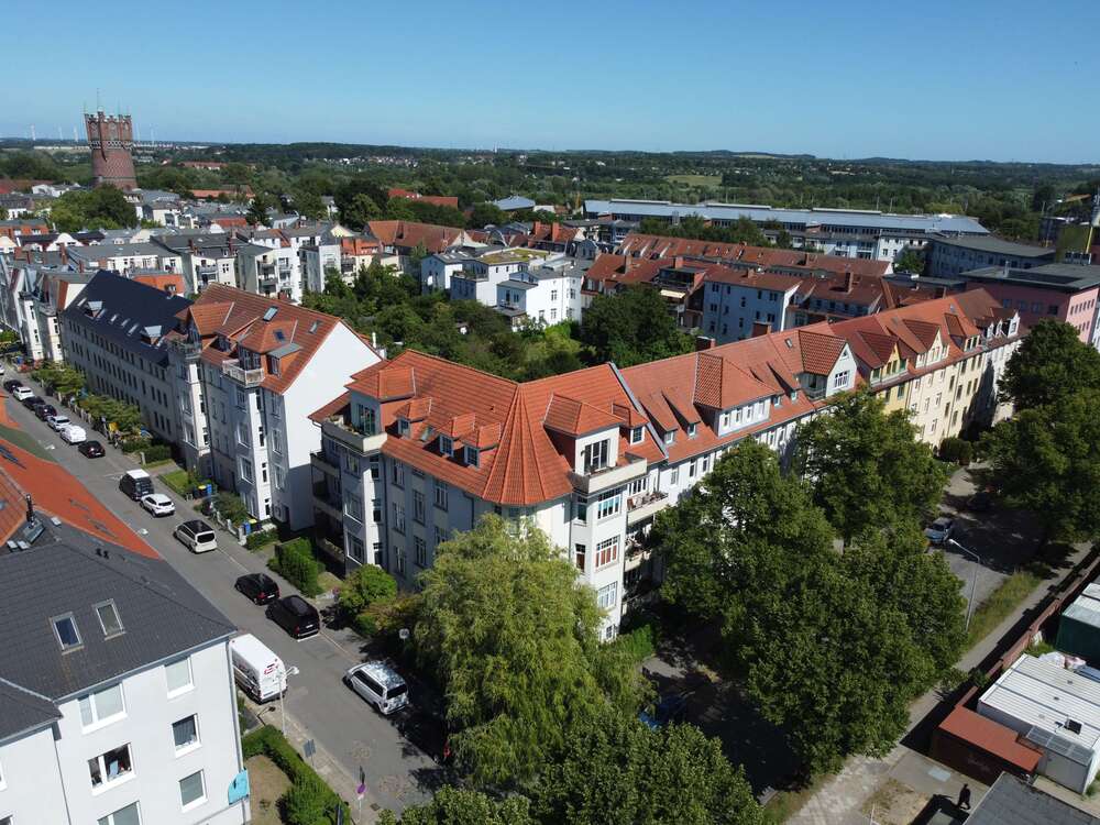 Thumbnail-Wohnung zum Kaufen in Rostock 115.000,00 € 84 m²