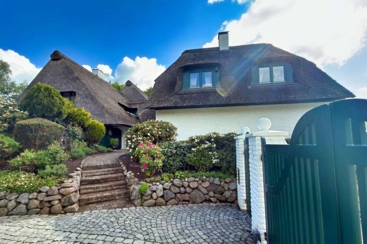 Thumbnail-Haus zum Kaufen in Seevetal 2.195.000,00 € 495.55 m²