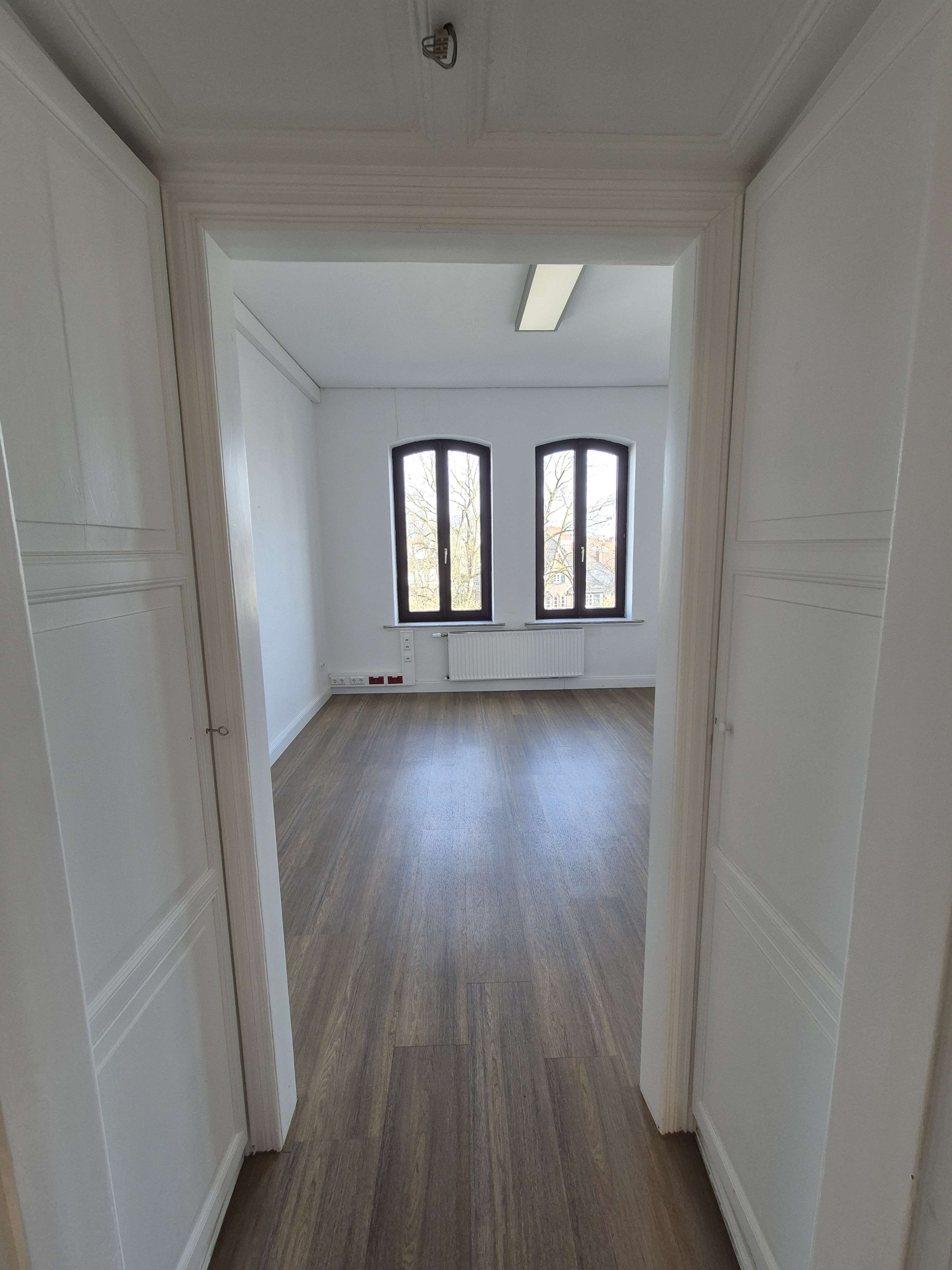 Thumbnail-Wohnung zum Mieten in Bremen 2.340,00 € 146.41 m²