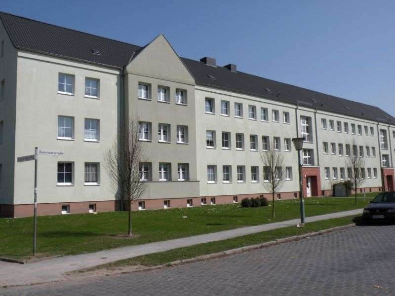 Thumbnail-Wohnung zum Mieten in Stralsund 424,32 € 53.04 m²