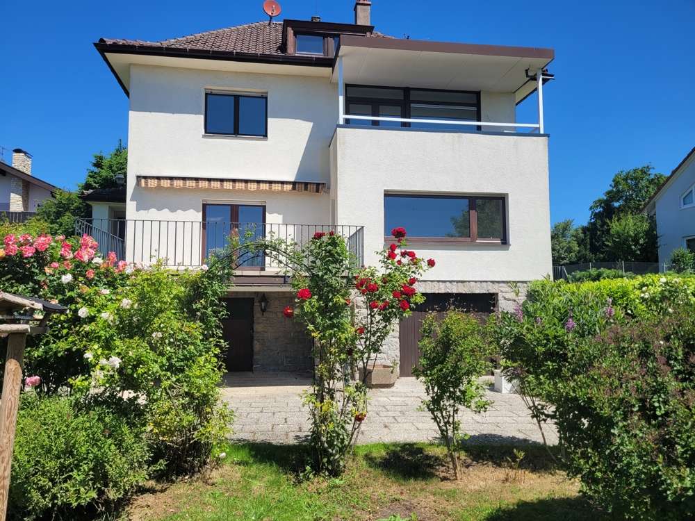 Thumbnail-Haus zum Mieten in Pforzheim 1.600,00 € 185 m²