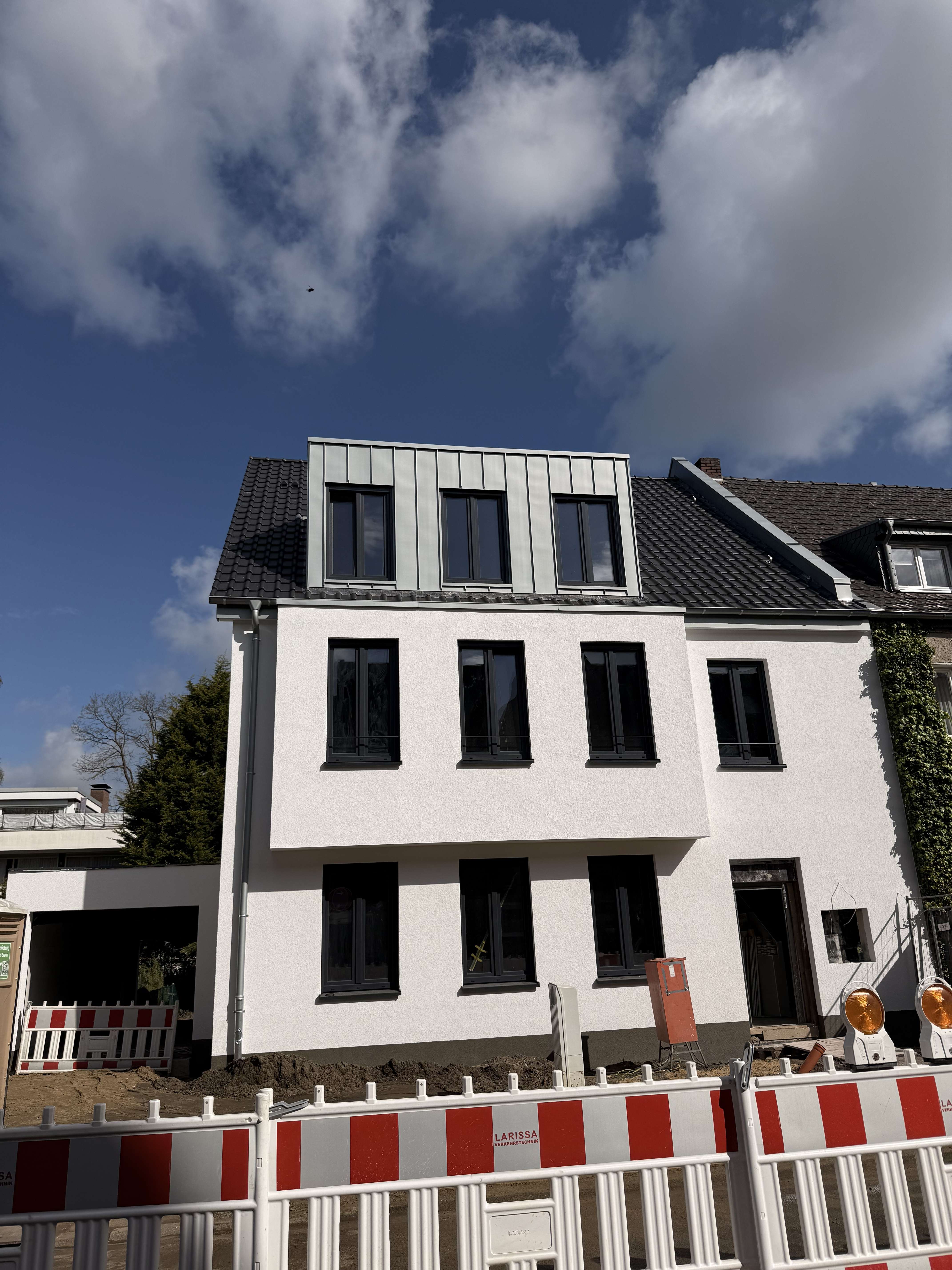 Thumbnail-Wohnung zum Mieten in Düsseldorf 2.580,00 € 140.01 m²