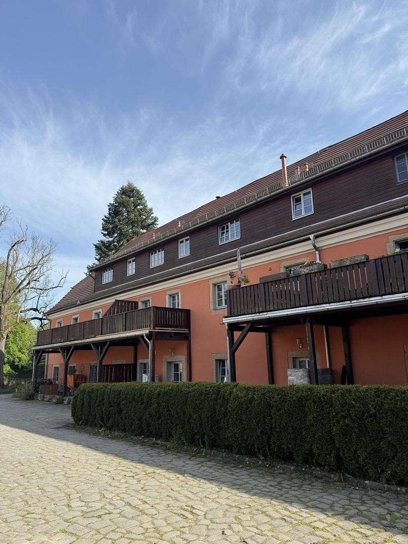 Thumbnail-Wohnung zum Mieten in Pirna-Graupa 1.700,00 € 184 m²