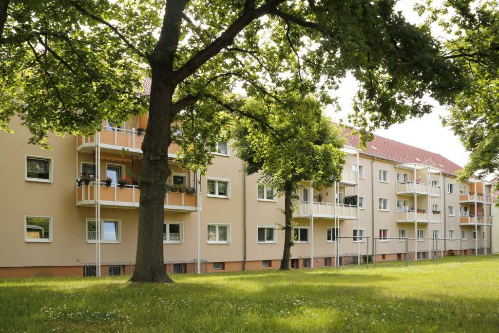 Thumbnail-Wohnung zum Mieten in Weißenfels 343,85 € 52.9 m²