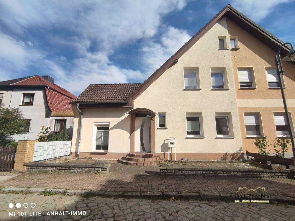 Thumbnail-Haus zum Kaufen in Sandersdorf-Brehna 300.000,00 € 140 m²