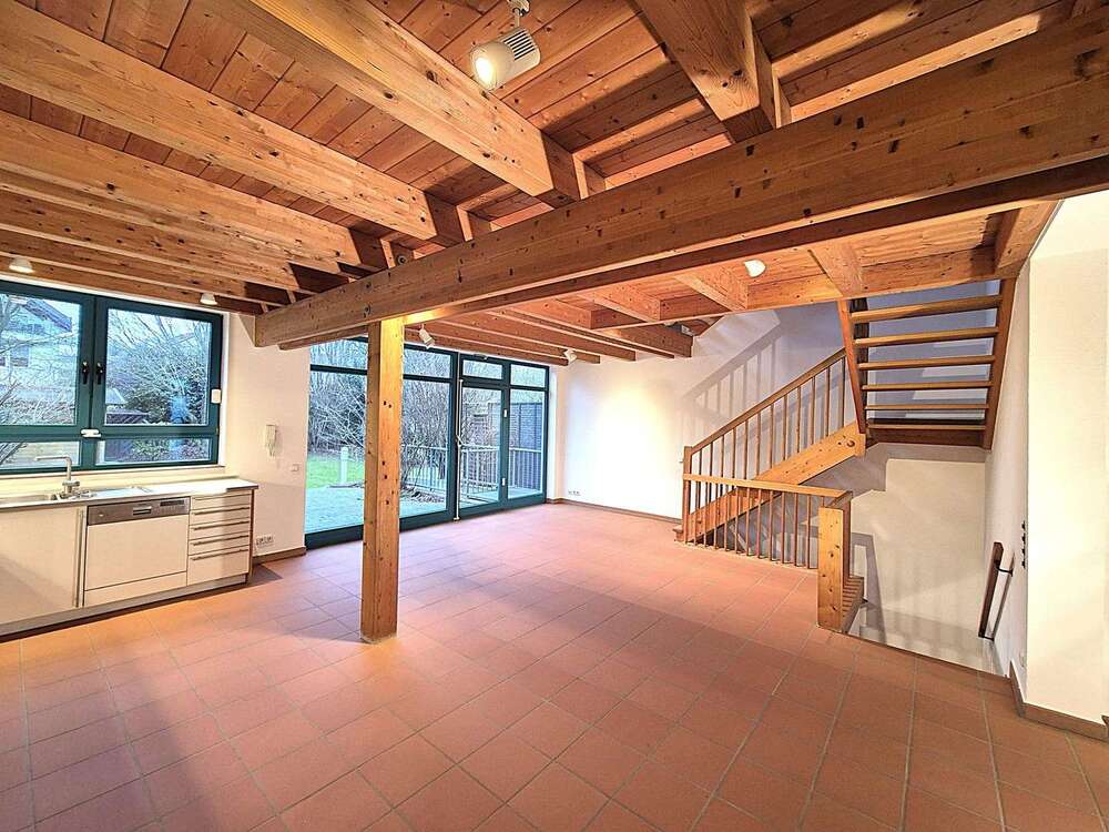 Thumbnail-Haus zum Mieten in Frankfurt 2.400,00 € 200 m²