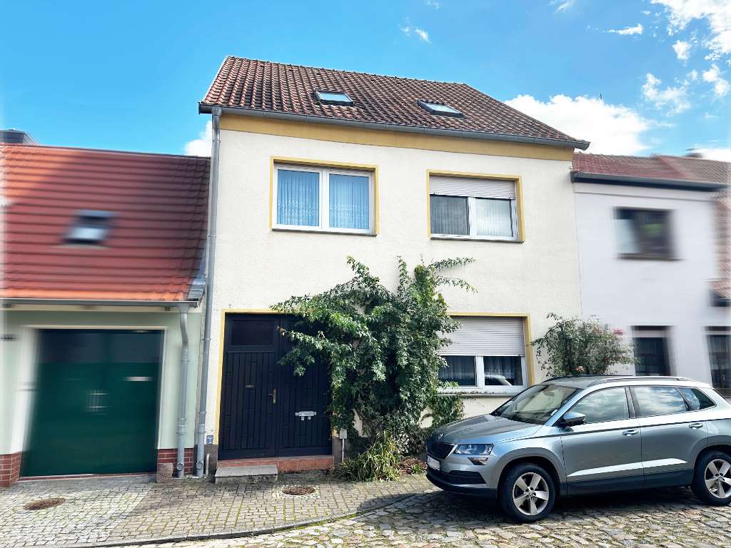 Thumbnail-Haus zum Kaufen in Kalbe (Milde) 75.000,00 € 124 m²