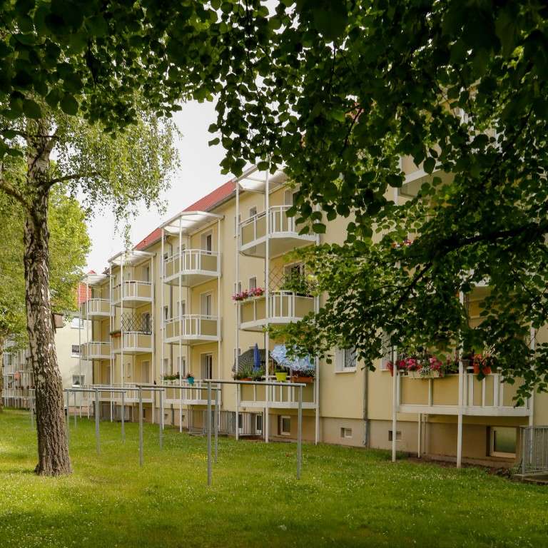 Thumbnail-Wohnung zum Mieten in Weißenfels 305,40 € 50.9 m²