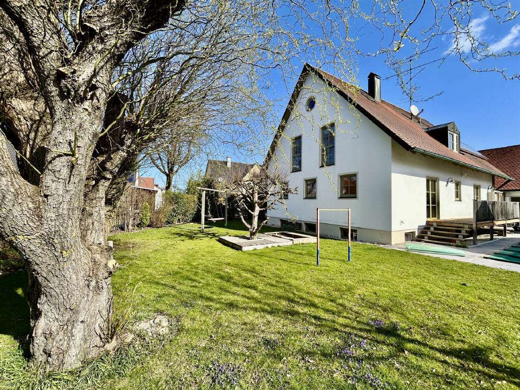 Thumbnail-Haus zum Kaufen in Landshut-Münchnerau 899.000,00 € 164 m²