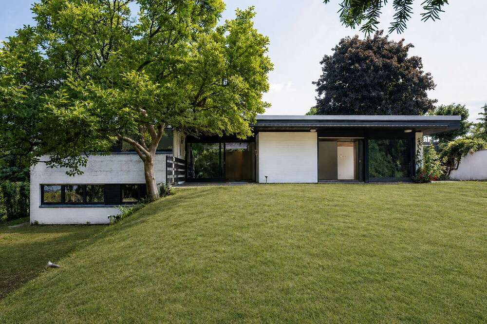 Thumbnail-Haus zum Kaufen in Bergisch Gladbach 990.000,00 € 196 m²