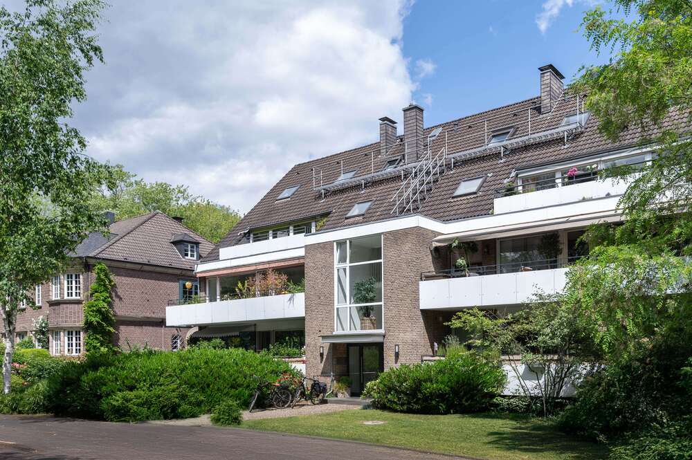 Thumbnail-Wohnung zum Kaufen in Krefeld 250.000,00 € 145 m²