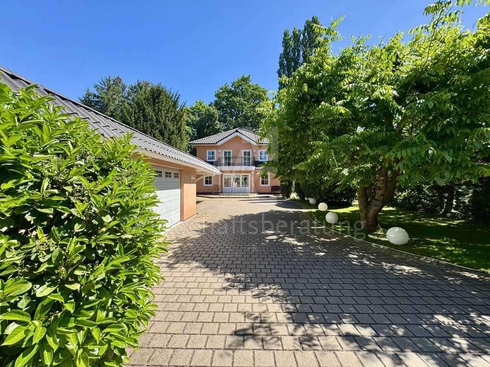 Thumbnail-Haus zum Kaufen in Hannover Kirchrode 1.600.000,00 € 185 m²