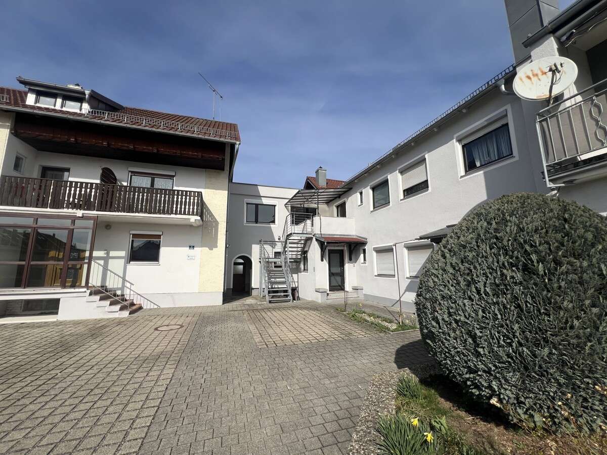 Thumbnail-Wohnung zum Kaufen in Neutraubling 320.000,00 € 85 m²