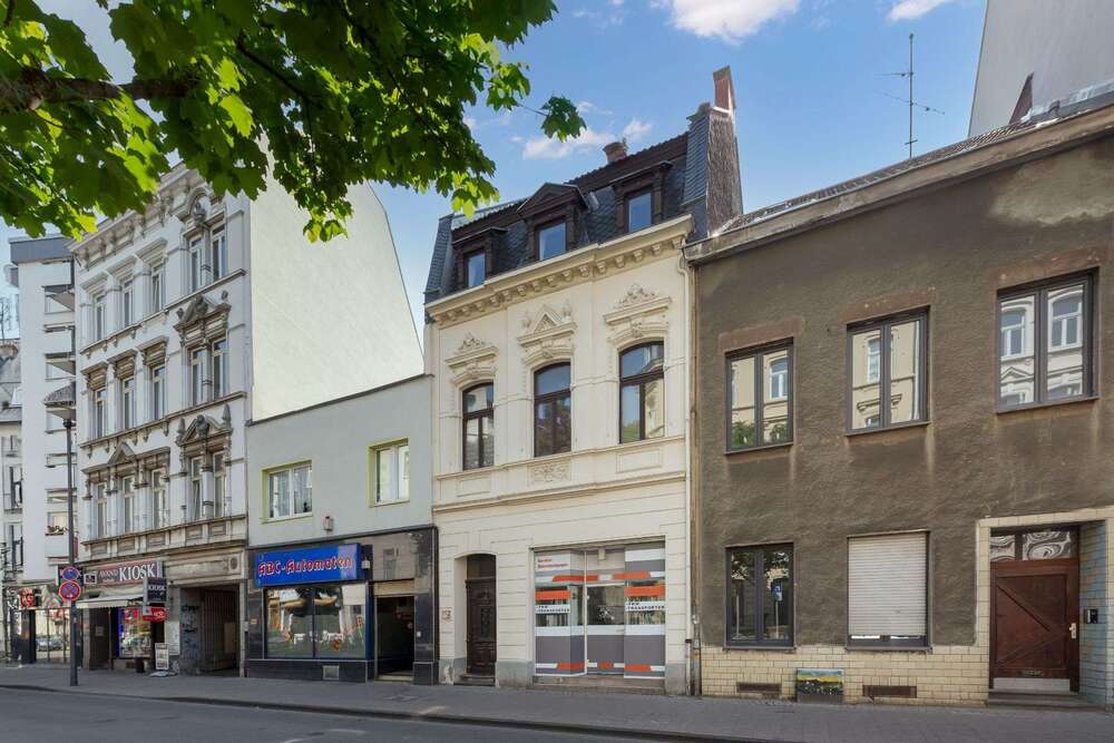 Thumbnail-Haus zum Kaufen in Köln 1.195.000,00 € 267 m²