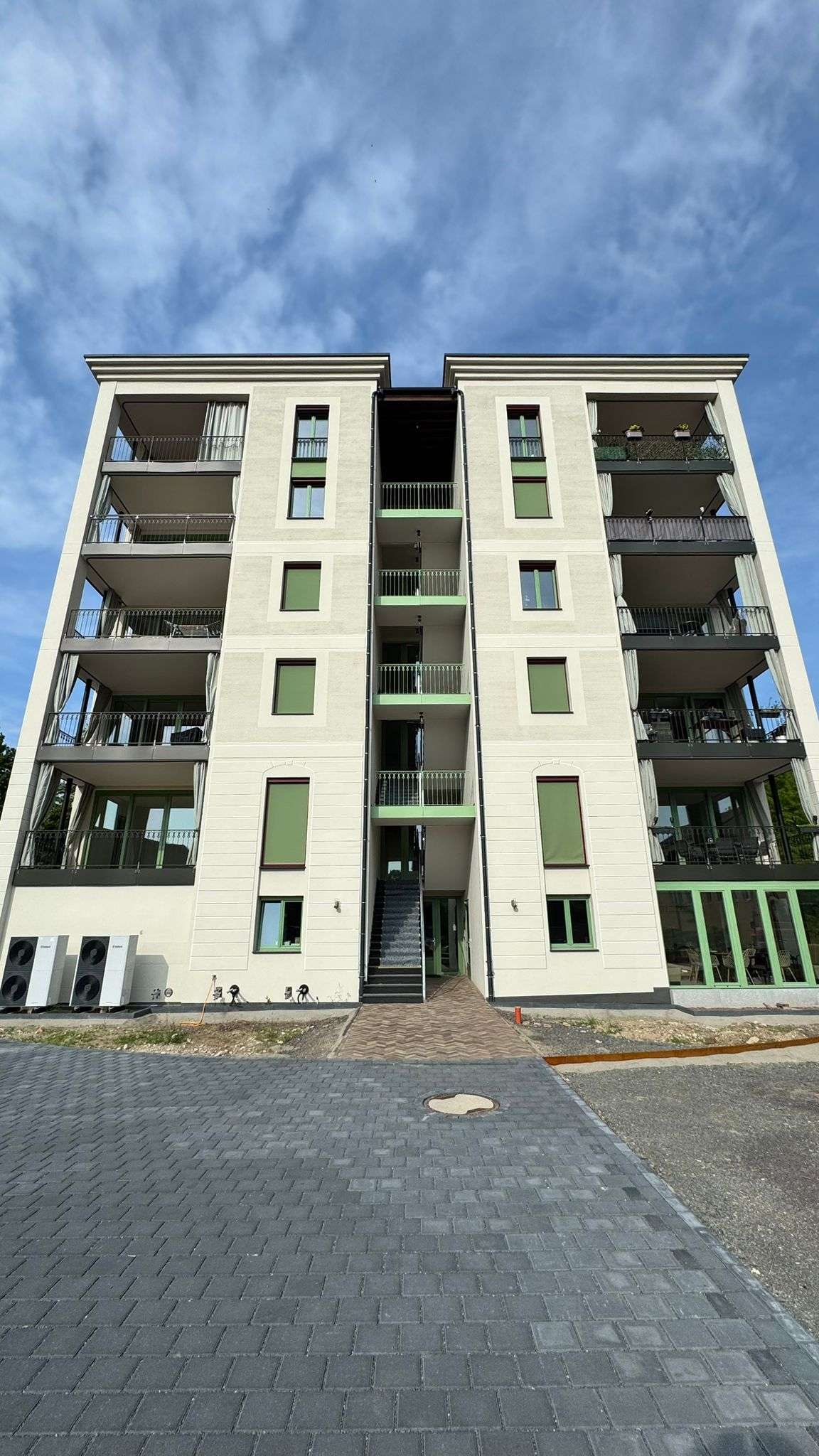 Thumbnail-Wohnung zum Mieten in Rötha 1.152,00 € 96 m²