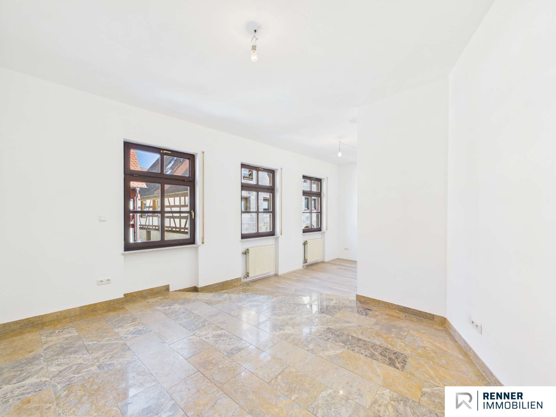 Thumbnail-Wohnung zum Kaufen in Altdorf bei Nürnberg 270.000,00 € 81.53 m²