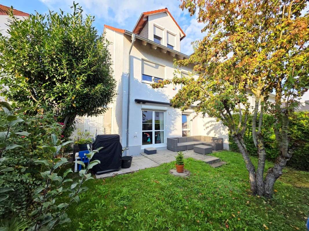 Thumbnail-Haus zum Kaufen in Frankfurt am Main 820.000,00 € 146.38 m²