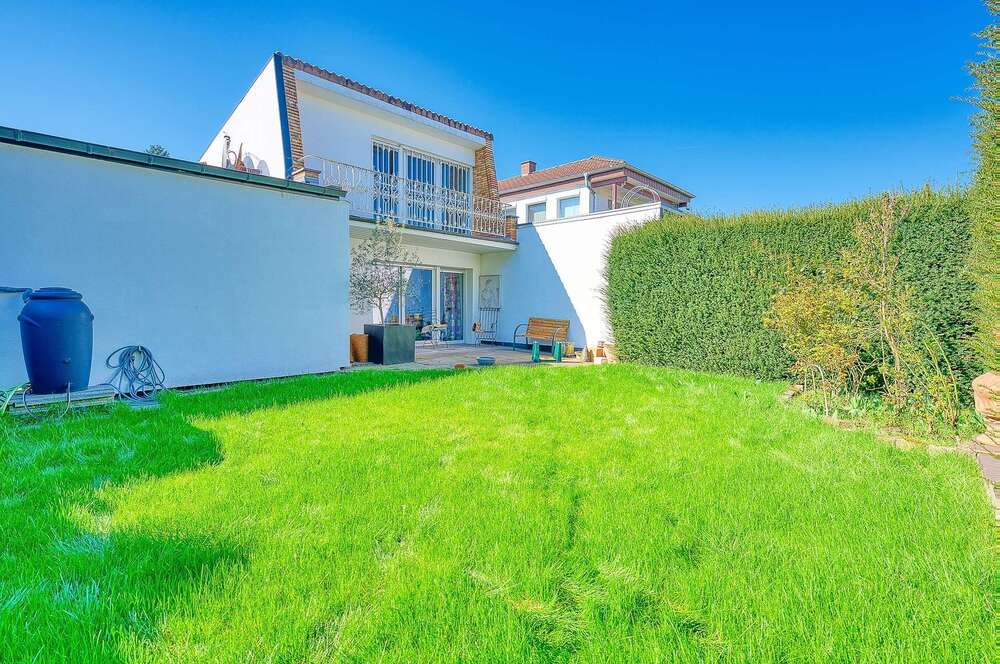 Thumbnail-Haus zum Mieten in Bonn 1.990,00 € 150 m²