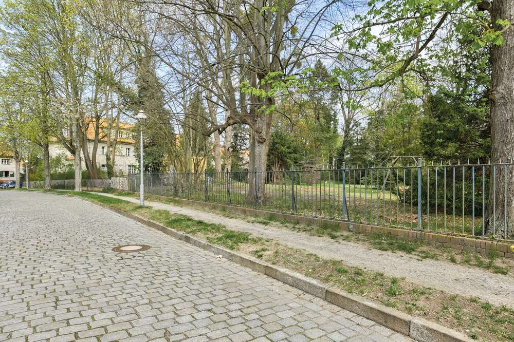 Thumbnail-Grundstück zu verkaufen in Berlin 850.000,00 € 898 m²