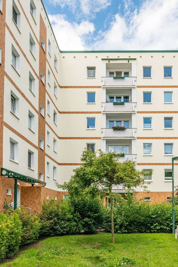 Thumbnail-Wohnung zum Mieten in Rostock 340,00 € 46.81 m²