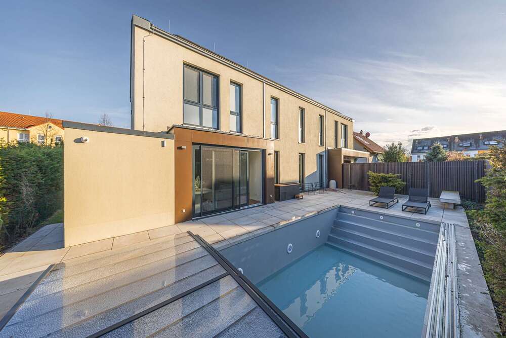 Thumbnail-Haus zum Kaufen in Markkleeberg 1.925.000,00 € 270 m²