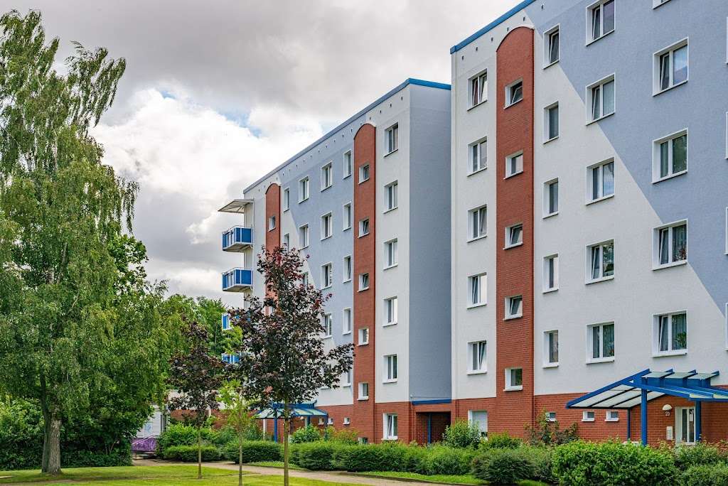 Thumbnail-Wohnung zum Mieten in Rostock 211,00 € 27.56 m²