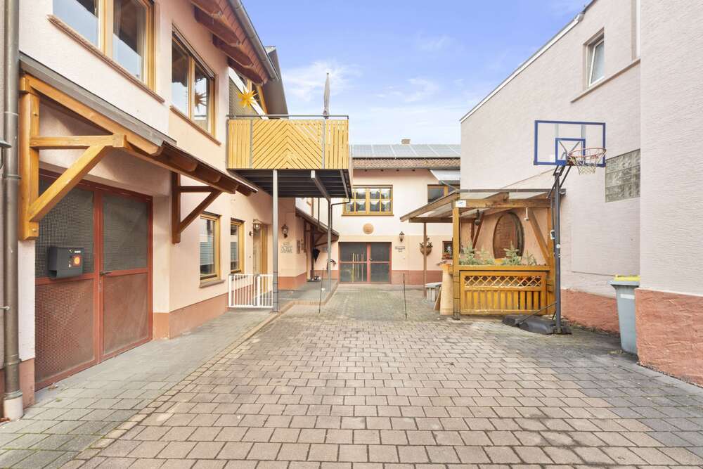 Thumbnail-Haus zum Kaufen in Freigericht 699.000,00 € 290 m²