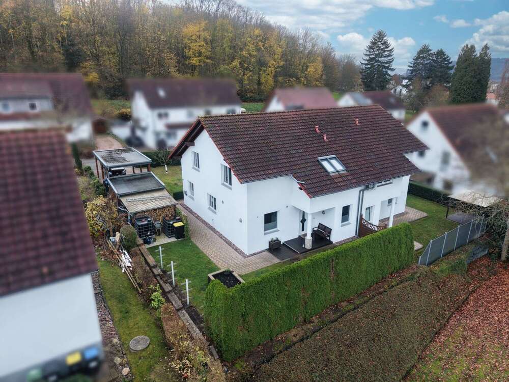 Thumbnail-Haus zum Kaufen in Holzminden 319.000,00 € 157.45 m²