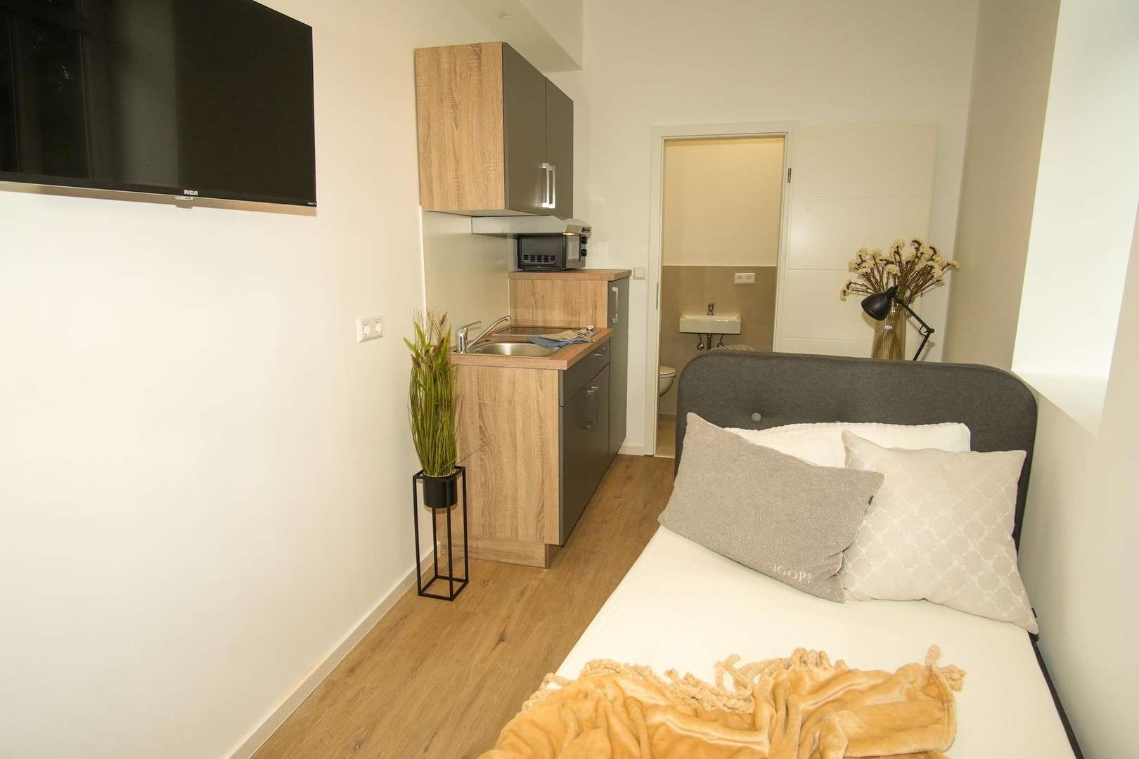 Thumbnail-Wohnung zum Mieten in Karlsruhe 490,00 € 15 m²