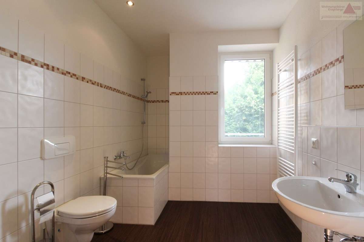 Thumbnail-Wohnung zum Mieten in Aue 439,62 € 65.54 m²