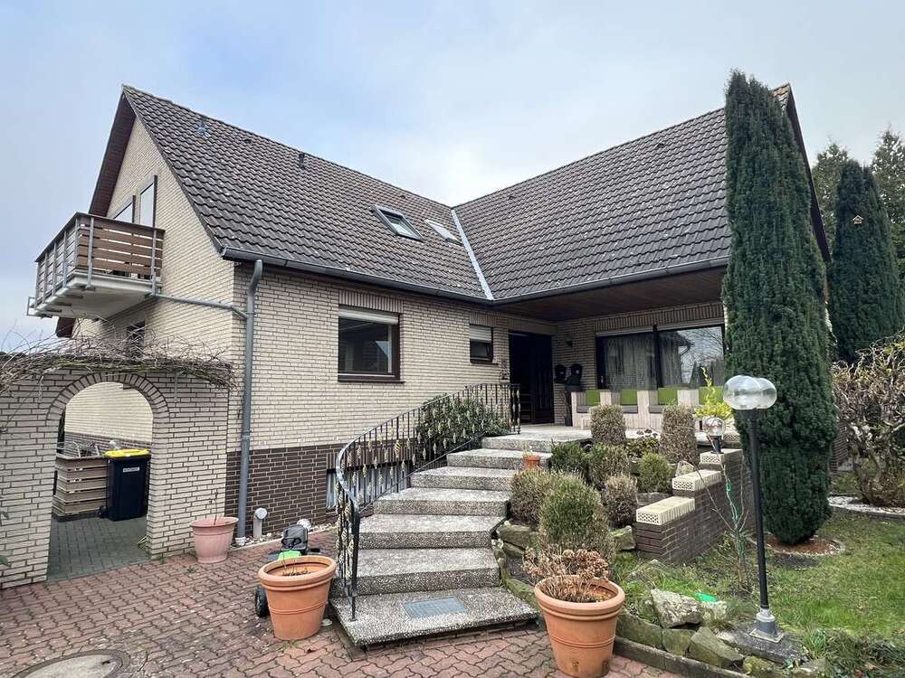 Thumbnail-Haus zum Kaufen in Garbsen Osterwald Oberende 550.000,00 € 227 m²