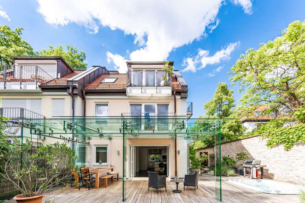 Thumbnail-Haus zum Kaufen in München Nymphenburg 2.790.000,00 € 178 m²