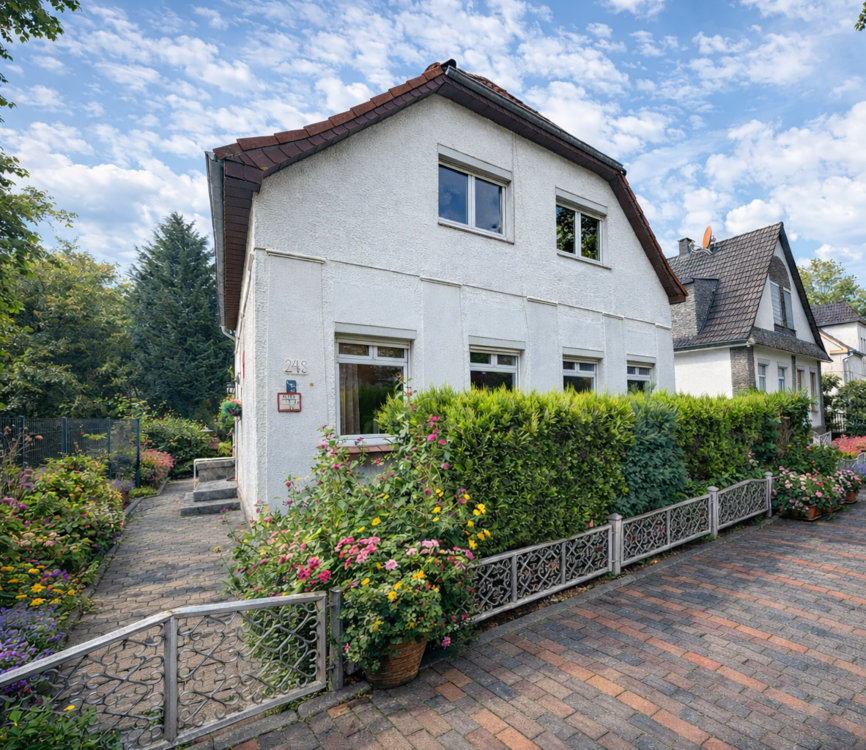 Thumbnail-Haus zum Kaufen in Wilhelmshaven 125.000,00 € 140 m²