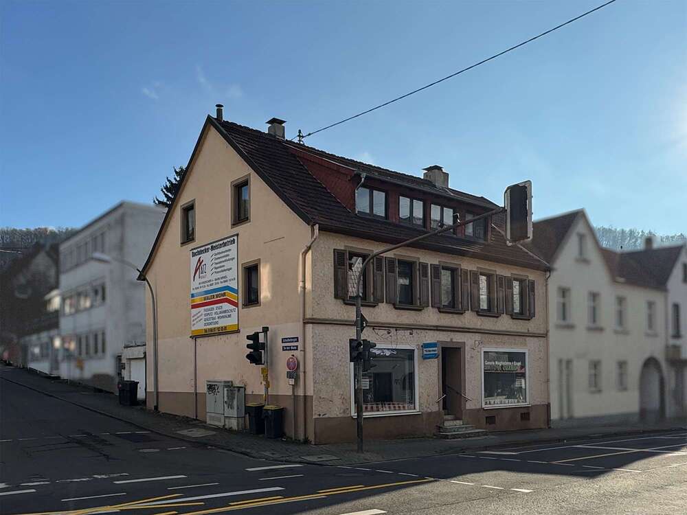 Thumbnail-Haus zum Kaufen in Saarbrücken 205.000,00 € 180 m²