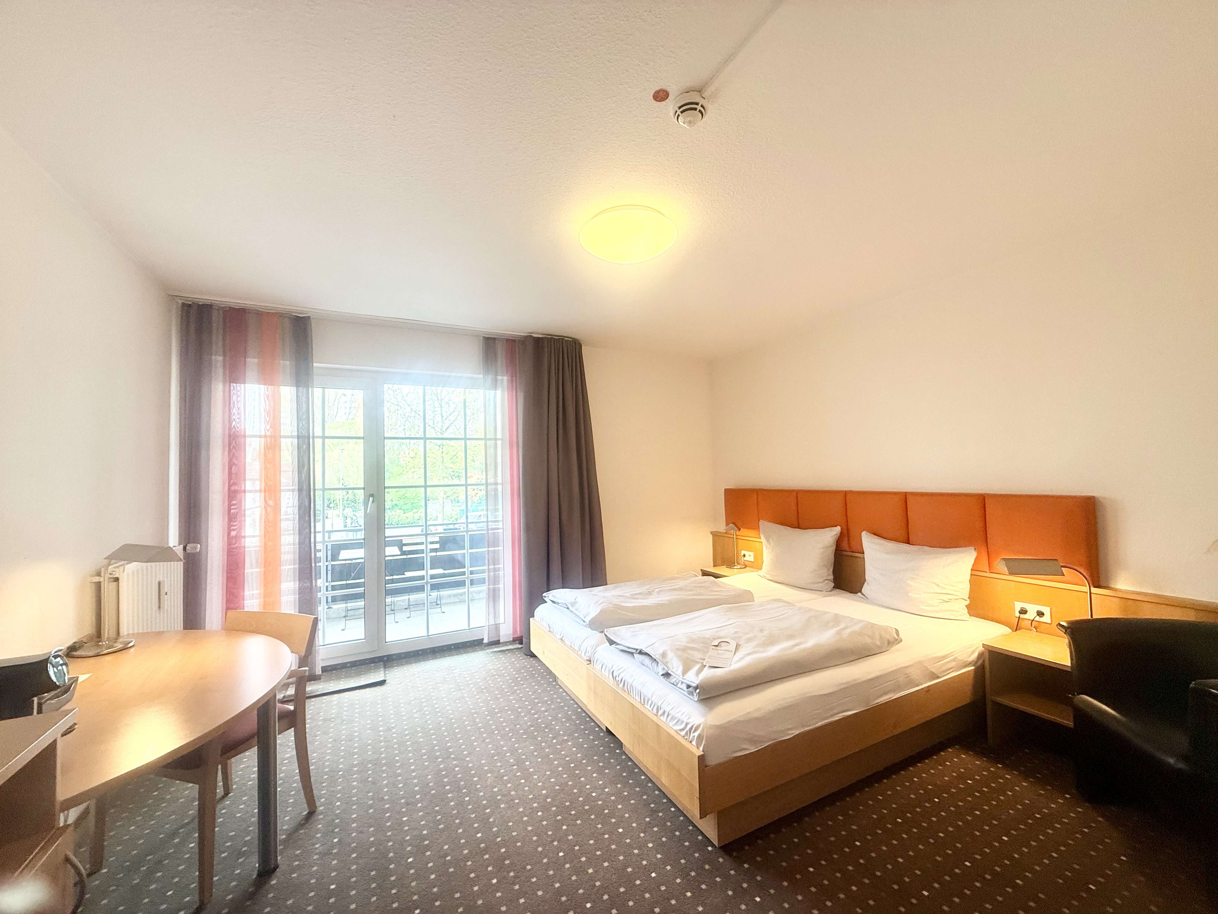 Thumbnail-Wohnung zum Kaufen in Düsseldorf 84.000,00 € 28 m²