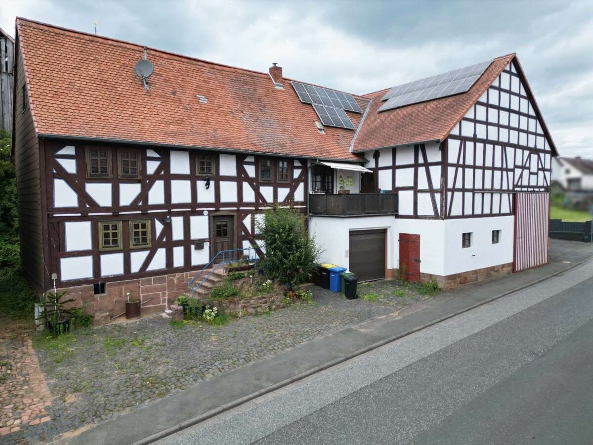 Thumbnail-Haus zum Kaufen in Marburg 195.000,00 € 146 m²