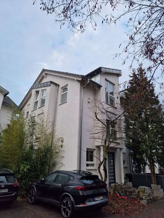 Thumbnail-Haus zum Mieten in Langen 2.800,00 € 202 m²
