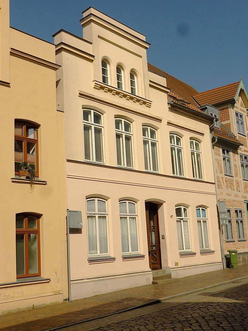 Thumbnail-Haus zum Kaufen in Güstrow 350.000,00 € 298 m²