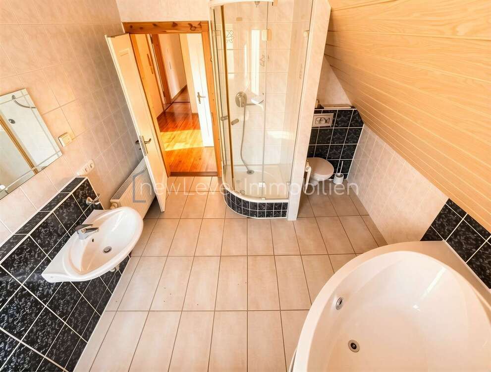 Thumbnail-Haus zum Kaufen in Laichingen 560.000,00 € 328 m²