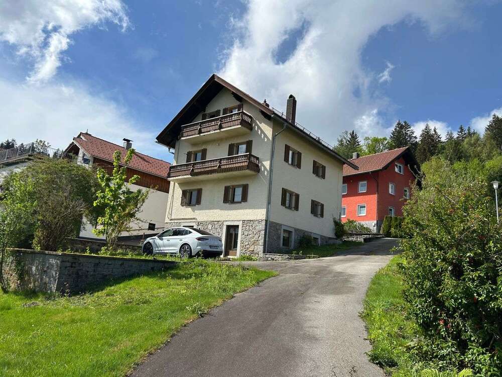 Thumbnail-Haus zum Kaufen in Bayerisch Eisenstein 150.000,00 € 165 m²