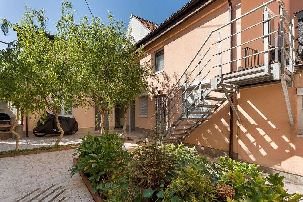 Thumbnail-Haus zum Kaufen in Wiesbaden 1.095.000,00 € 383 m²