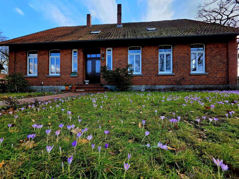 Thumbnail-Haus zum Kaufen in Uelzen 295.000,00 € 219 m²