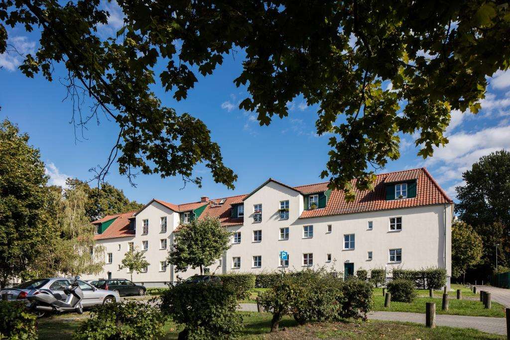 Thumbnail-Wohnung zum Mieten in Brandenburg an der Havel 320,48 € 42.73 m²