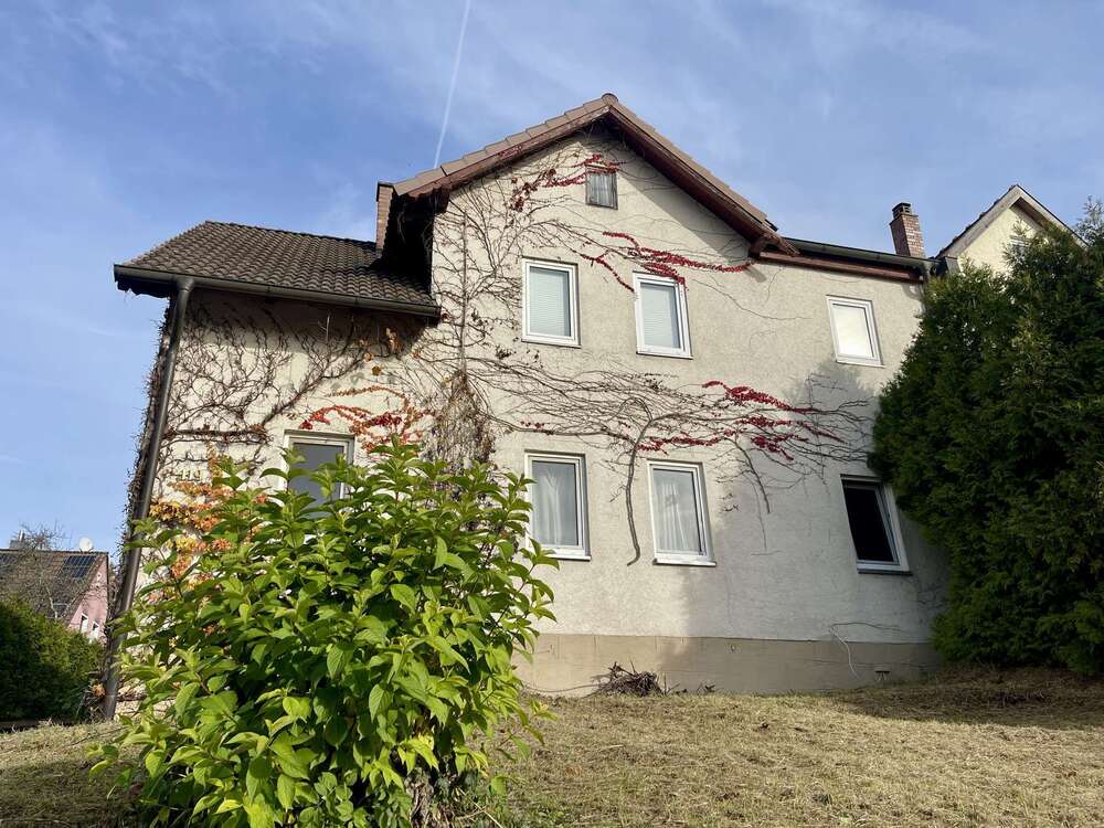 Thumbnail-Haus zum Kaufen in Coburg 198.750,00 € 240.76 m²