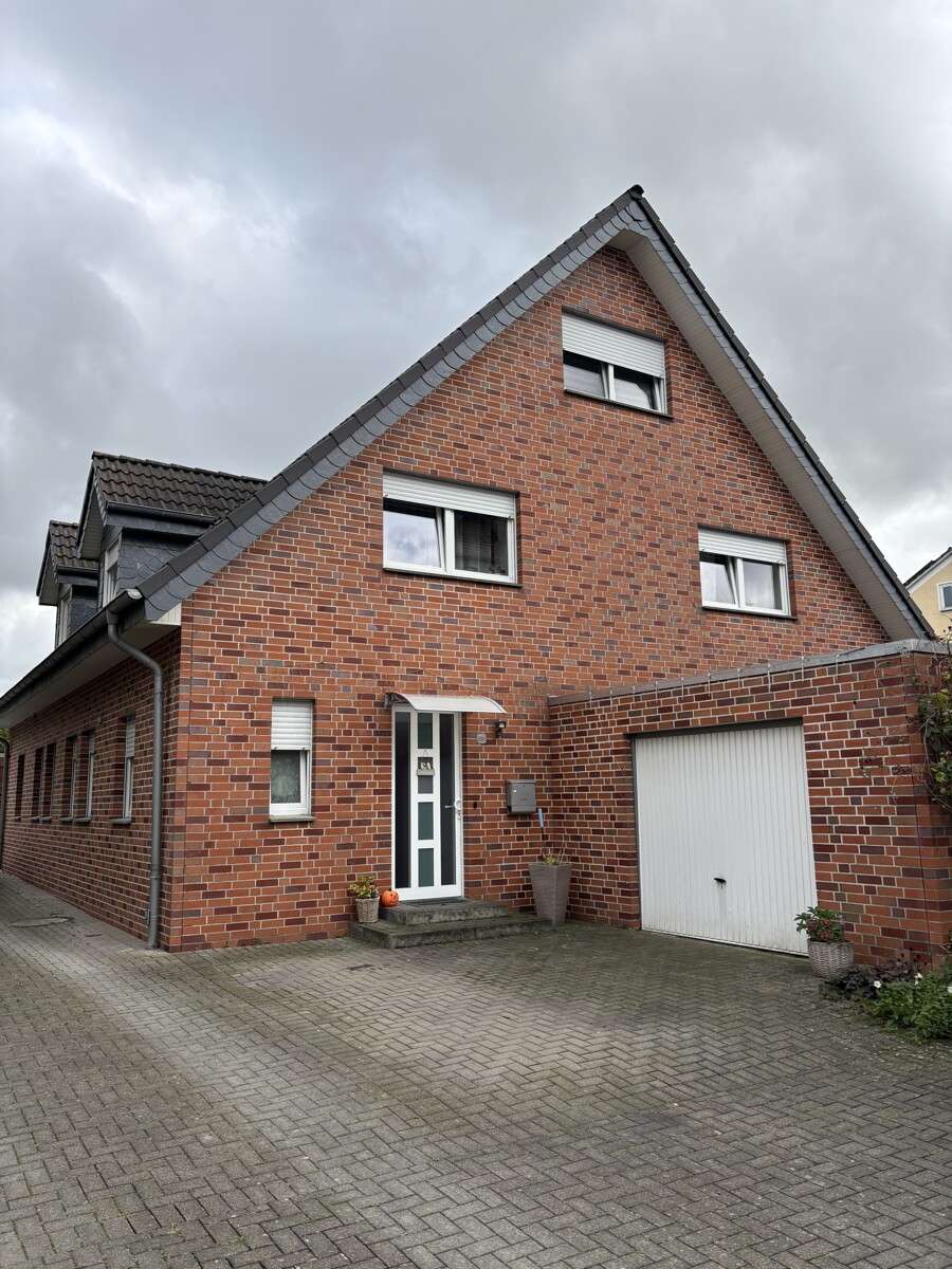 Thumbnail-Haus zum Kaufen in Anröchte 290.000,00 € 145.85 m²