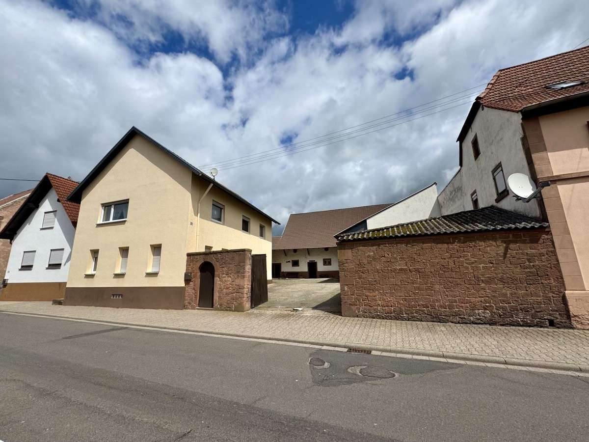 Thumbnail-Haus zum Kaufen in Standenbühl 398.000,00 € 145.64 m²